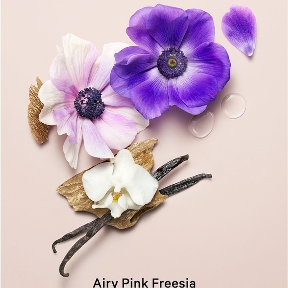 Victoria's Secret Midnight Bloom Fragrance Mist - Picture 2 of 8